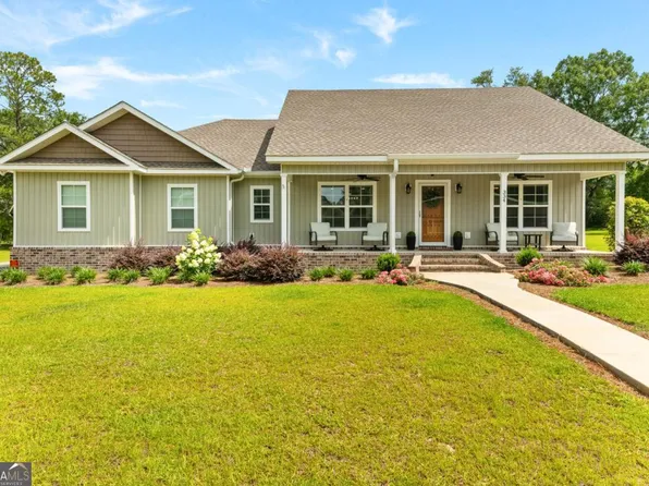 334 W Pine St, Metter, GA 30439