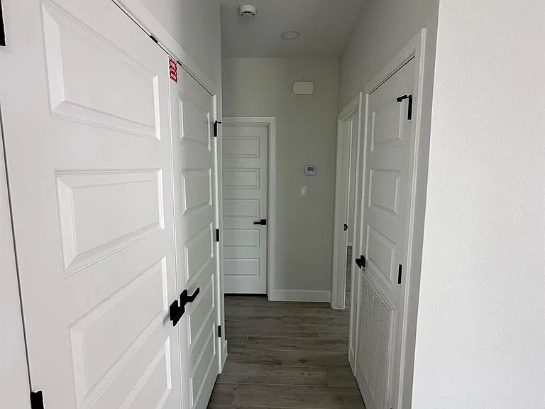 1409 S Xanthia St — Photo 6