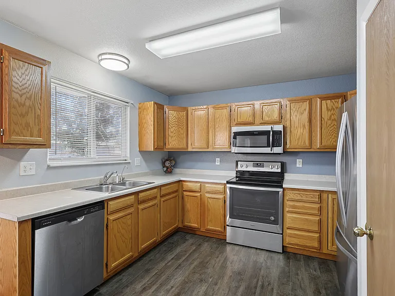 1336 Roseville Dr — Photo 7