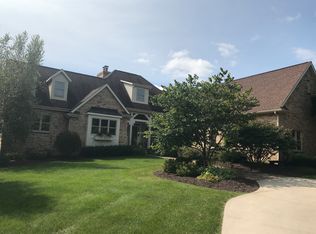 3265 S Bittersweet Cir, West Bend, WI 53095