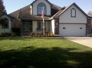 4218 SW Clipper Cir, Lees Summit, MO 64082
