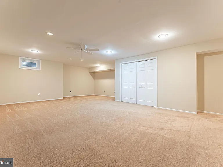 11 Chateau Cir — Photo 38