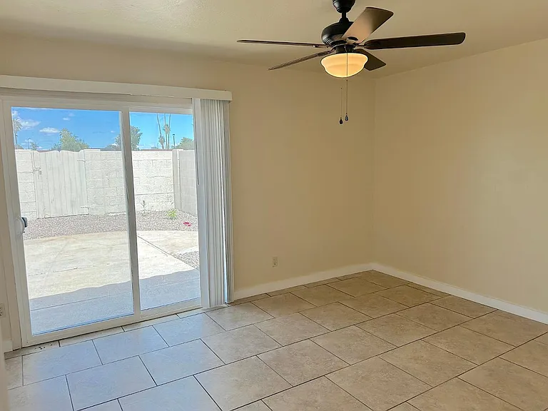 2208 E Farmdale Ave — Photo 15