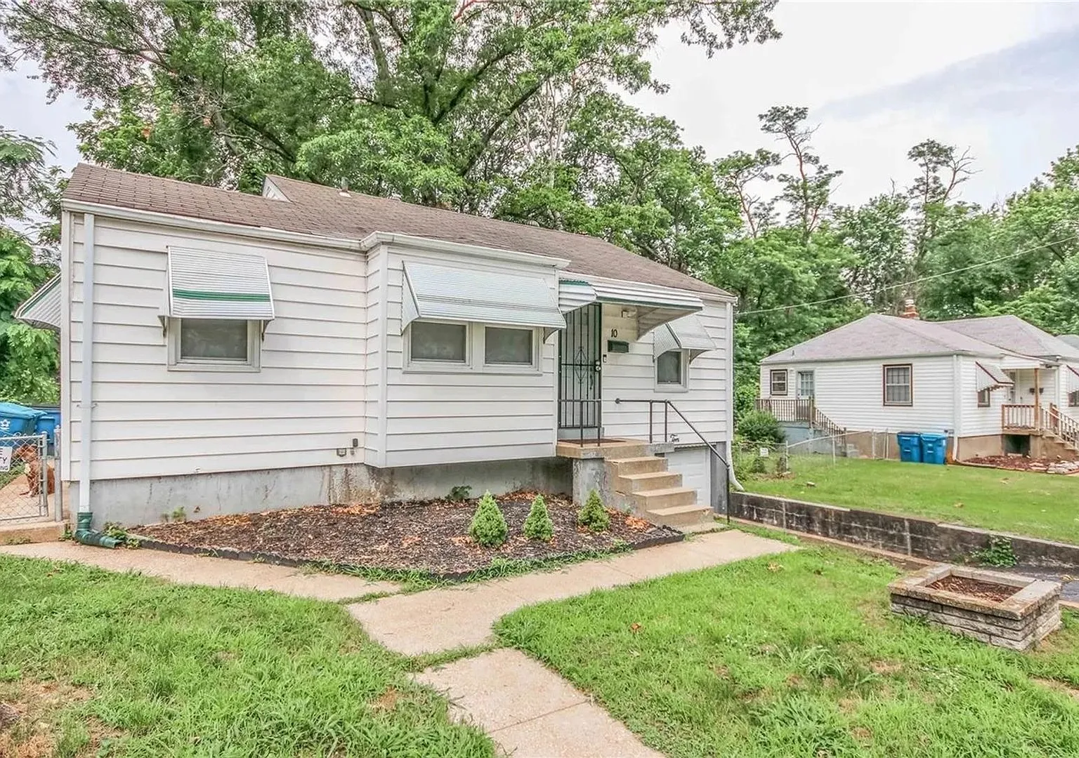 Charming 2-Bedroom Home — Photo 2