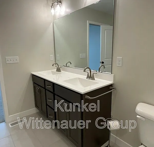 808 Applewood Creek Dr — Photo 22