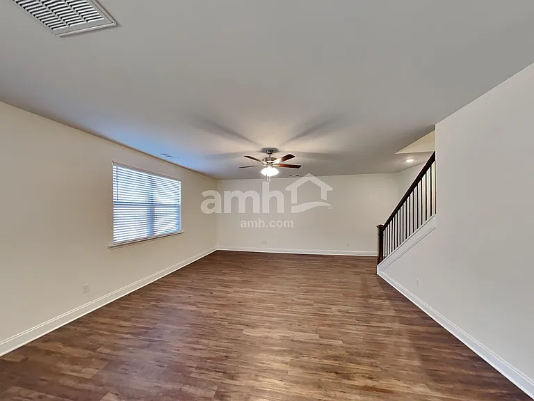 2028 Williamshire Ln — Photo 6