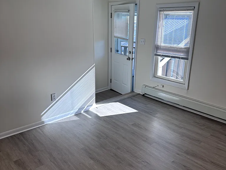 23 Elizabeth St #2 — Photo 4