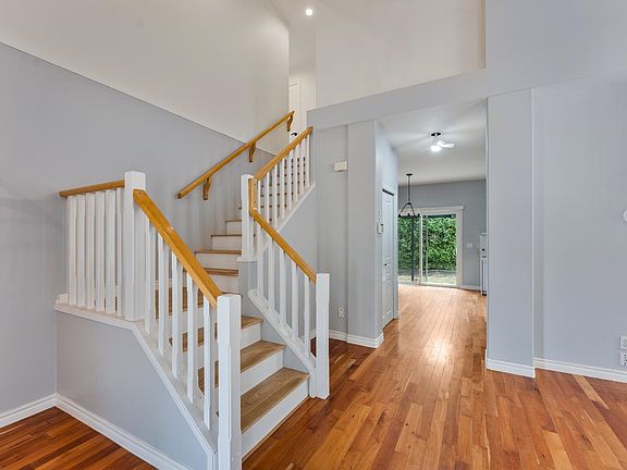 5th image of 7536 147a St