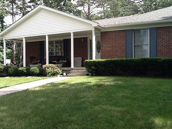 5th image of 292 Pine Oak Dr