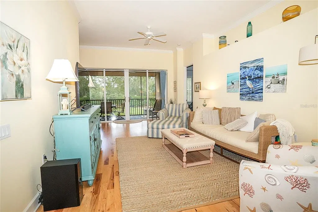3 bed, 2.0 bath, 1969 sqft, $4,200 — Photo 4