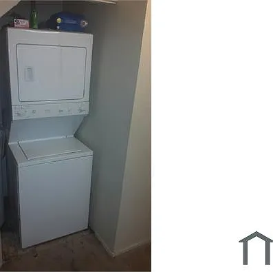 3 bed, 1100 sqft, $2,000 — Photo 2