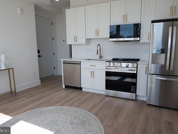 5th image of 2105 M St NE #11