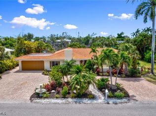 9421 Moonlight Dr, Sanibel, FL 33957