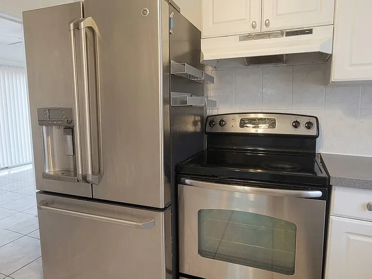 1061 Nokomis St — Photo 7