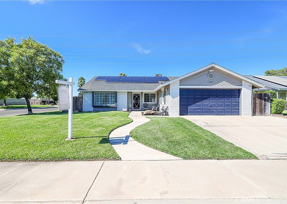 1st image of 399 Live Oak Dr