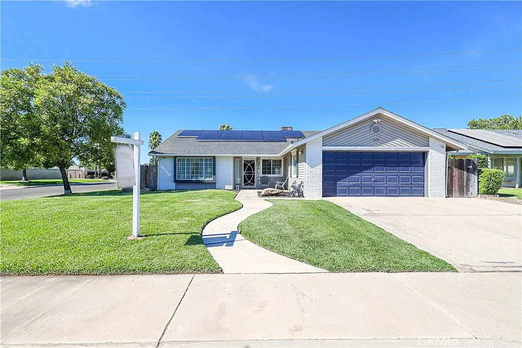 399 Live Oak Dr photo 1