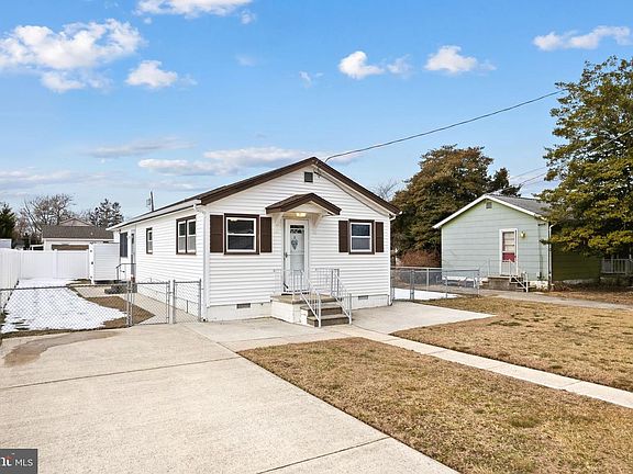 2nd image of 1609 Jennings Ave