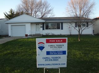 2028 Ramsey Dr, Decatur, IL 62526