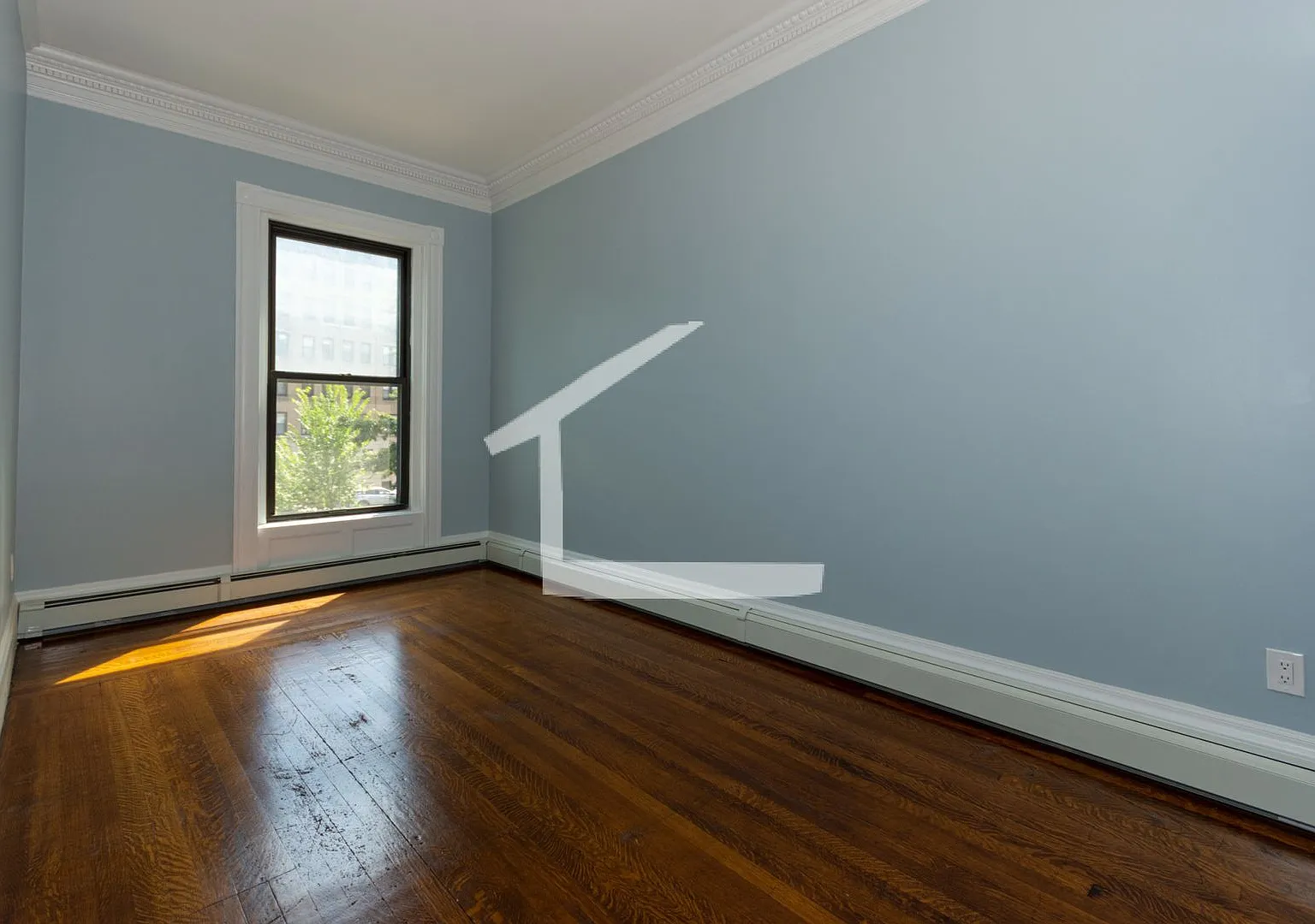 Nicely renovated 3 bed right next to Kenmore Square and BU! — Photo 4