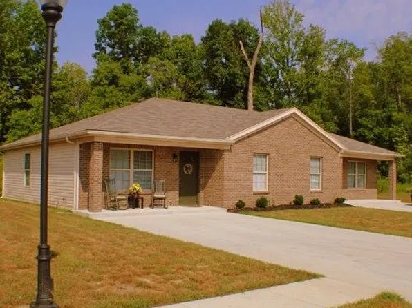 650 W Moonglo Rd, Scottsburg, IN 47170