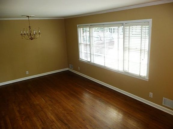 Living & Dining Area