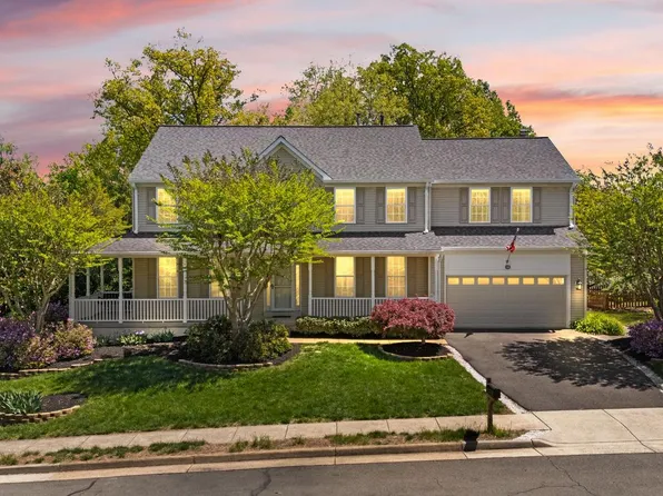 817 Kenneth Pl SE, Leesburg, VA 20175