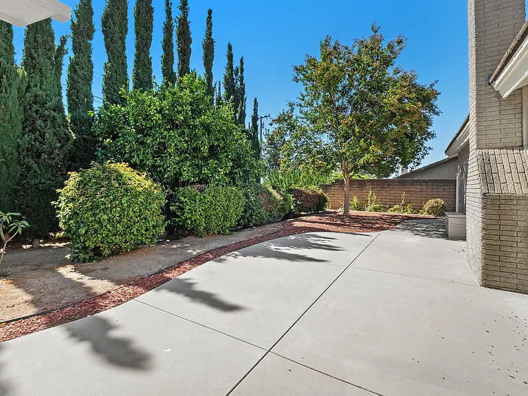 4068 Jeffrey Dr — Photo 27