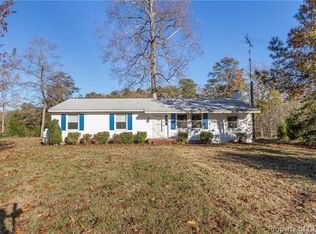 524 Long Point Ln, Topping, VA 23169