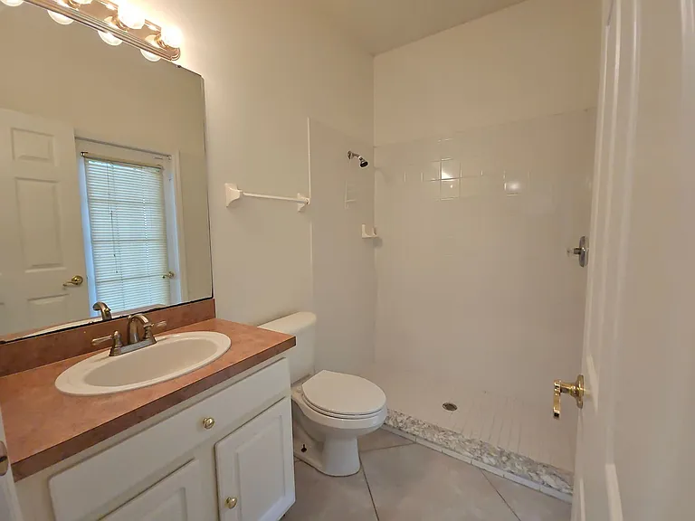 7209 Colonial Lake Dr — Photo 35