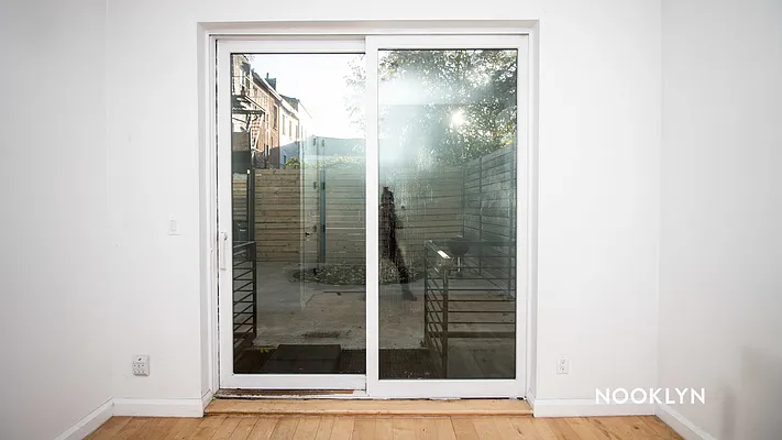 Rented by Nooklyn NYC LLC | media 31