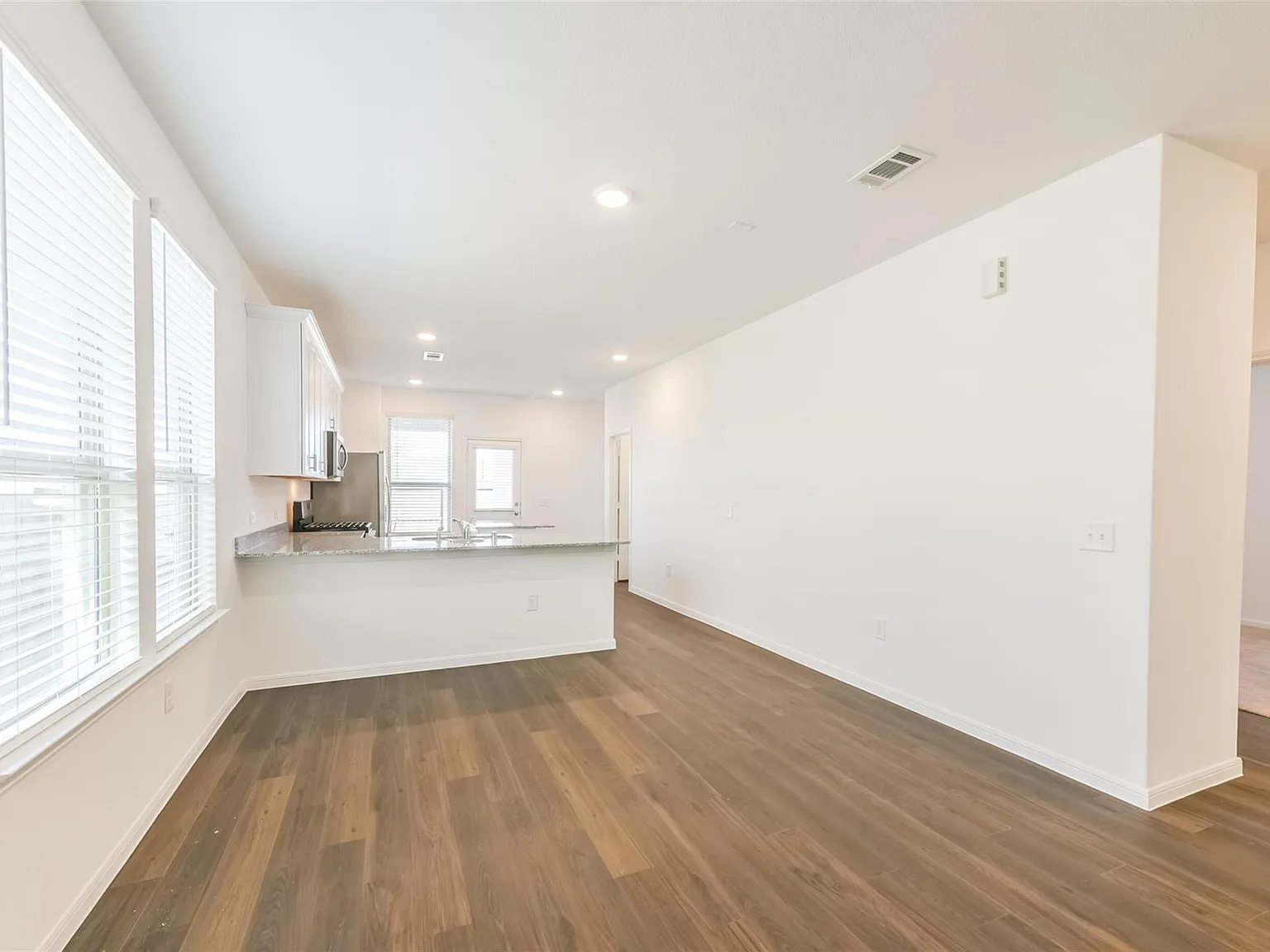 4 bed, 2.0 bath, 1780 sqft, $2,150 — Photo 4
