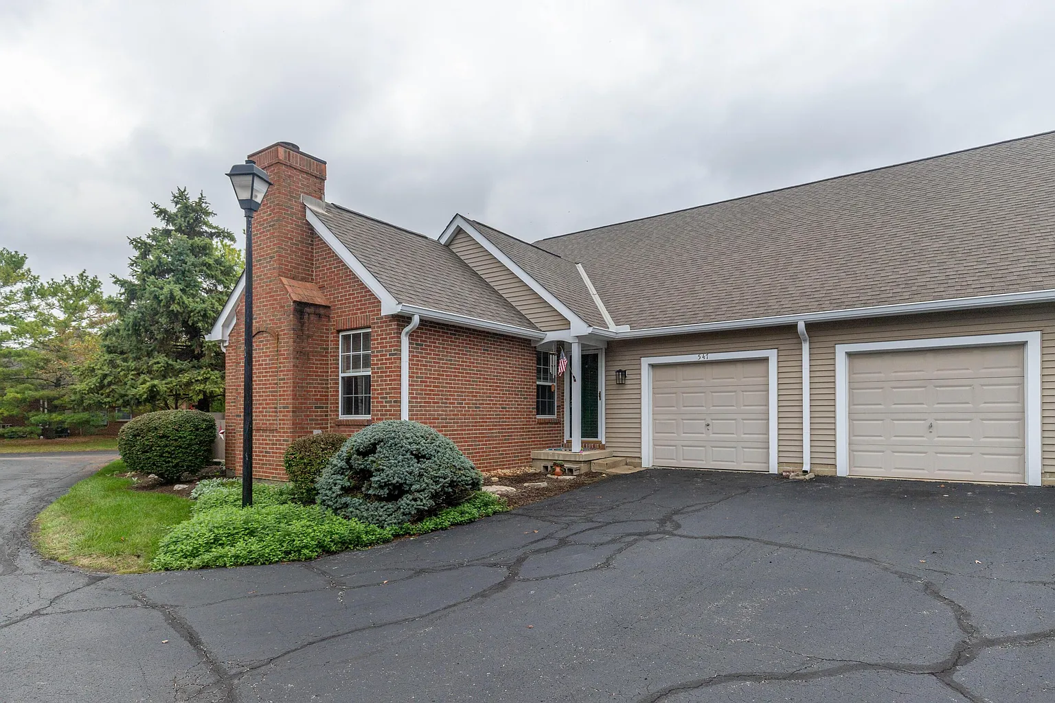 547 Brickstone Dr photo 1