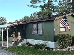 5 Hawthorn Dr, Olmsted Falls, OH 44138