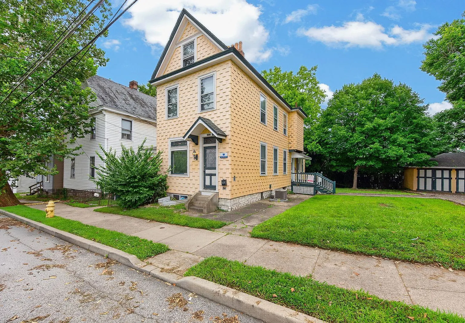 5 bed, 2.0 bath, $4,195 — Photo 1