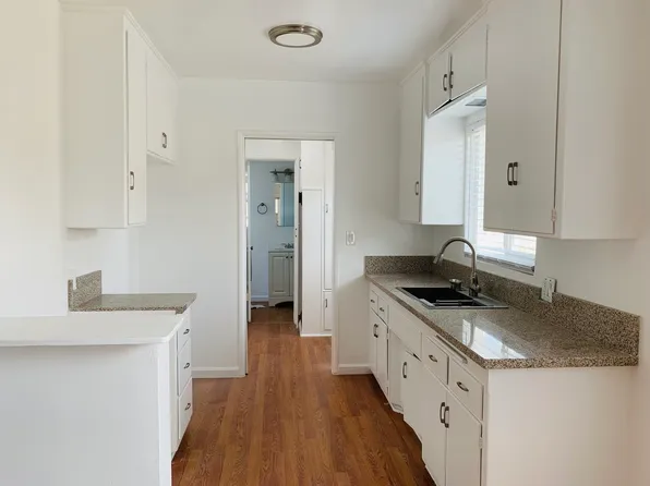 11828 Eucalyptus Ave APT D, Hawthorne, CA 90250