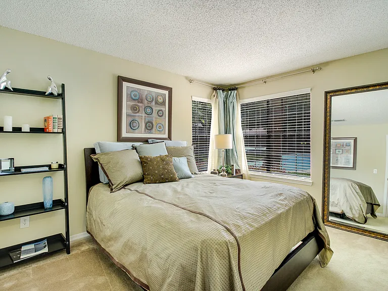 Elements of Belle Rive Apartments — Photo 15