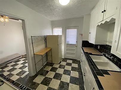 2 bed, 1.0 bath, 1050 sqft, $1,250 — Photo 3