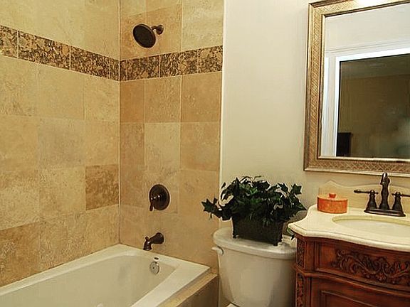 5th image of 1900 W Touhy Ave #1A