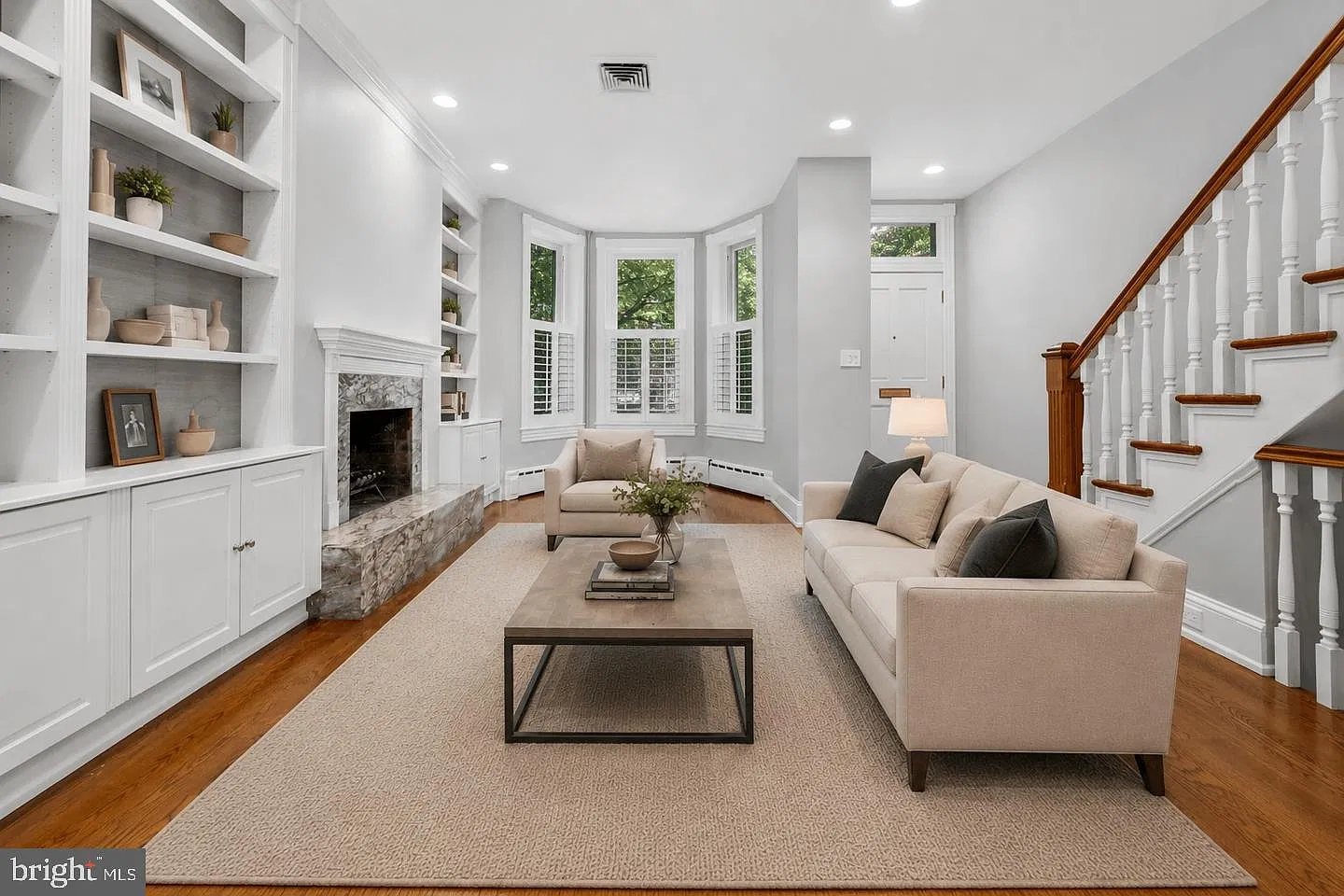 5 bed, 3.0 bath, 2501 sqft, $8,500 — Photo 4