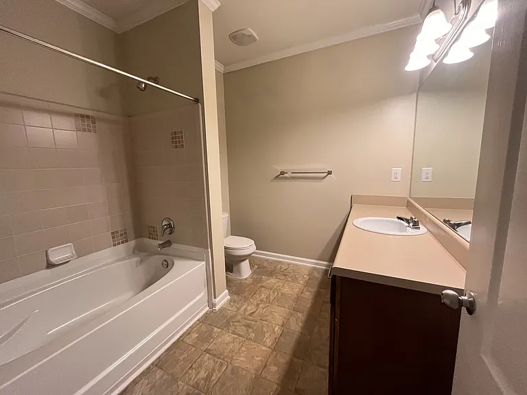 Wesley Kensington Apartments at Stonecrest — Photo 453