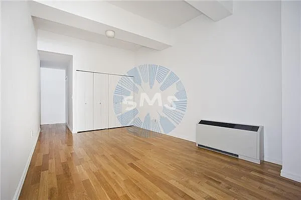 Rented by Space Marketing Shop | media 67