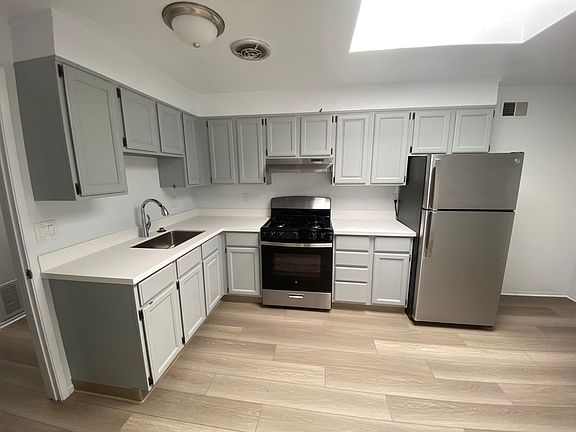 4th image of 7 Leo St #5A