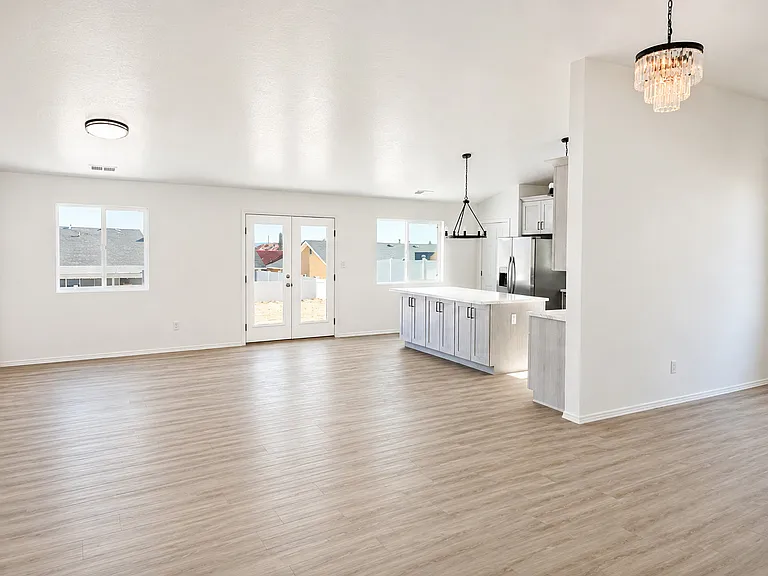 4201 Arctic St — Photo 3