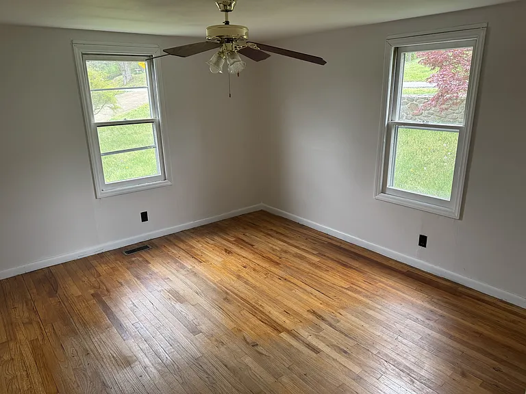 323 W Midvale Ave — Photo 6