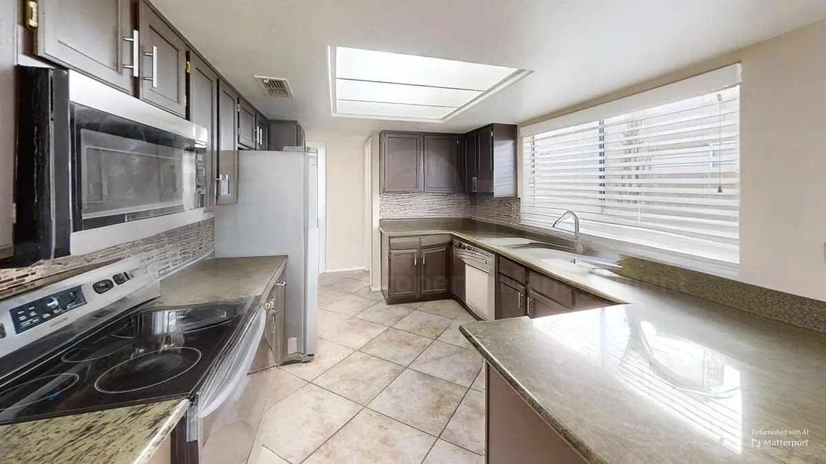 3 bed, 2.5 bath, 1848 sqft, $2,599 — Photo 3