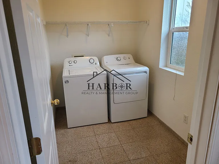 275 N Pine St #3B — Photo 14