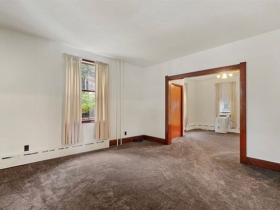 5th image of 319 W Catherine St