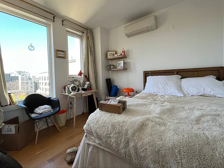 309 Grand St #2E — Photo 8