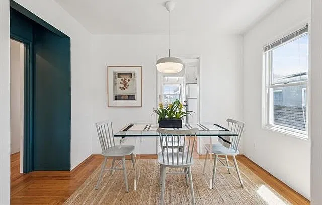 2 bed, 1007 sqft, $3,295 — Photo 3