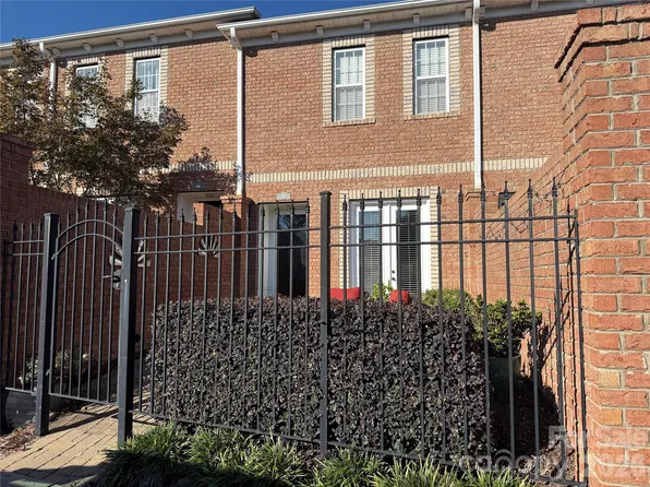 381 Dumbarton St, Concord, NC 28027